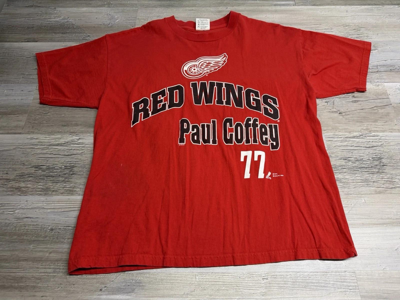 Vintage Detroit Red Wings Paul Coffey T-Shirt #77 Red Large 1996 League Leader S
Vintage Detroit Red Wings Paul Coffey T-Shirt #77 Red Large 1996 League Leader S