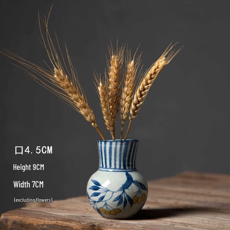 Handmade Ins Style Jingdezhen Ceramic Blue & White Decorative Vase
Handmade Ins Style Jingdezhen Ceramic Blue & White Decorative Vase