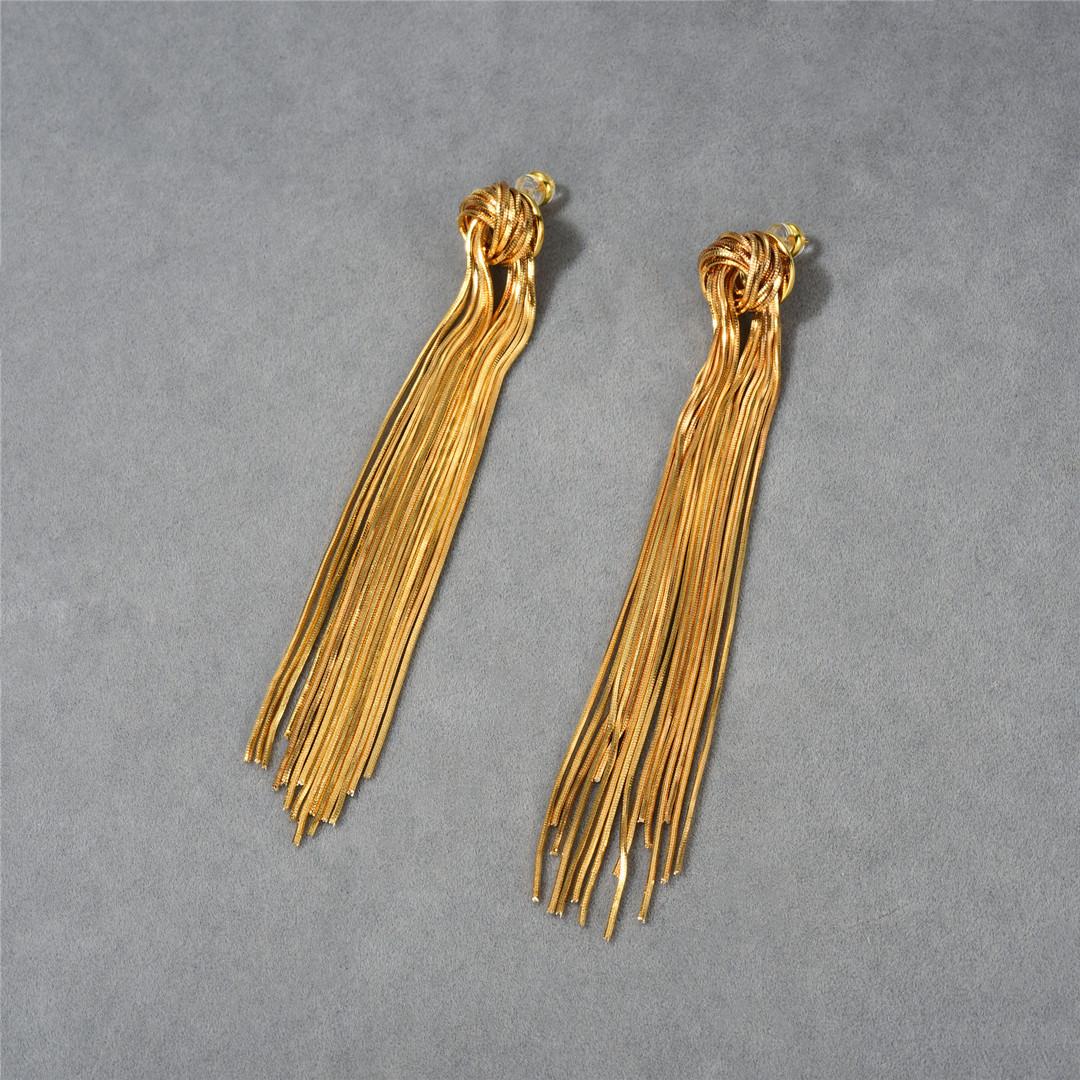 Niche Design Sense Personalized Retro Heavy Industry Knotted Long Fringed Snake Bone Chain S925 Silver Needle Earrings Women
Niche Design Sense Personalized Retro Heavy Industry Knotted Long Fringed Snake Bone Chain S925 Silver Needle Earrings Women