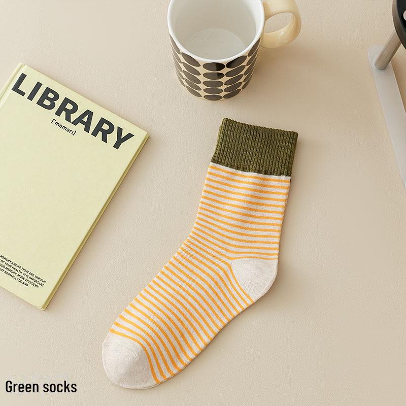 Женские осенне-зимние корейские полосатые хлопковые гольфы средней длины – Дышащие, Влагоотводящие, Универсальный дизайн One Size
Женские осенне-зимние корейские полосатые хлопковые гольфы средней длины – Дышащие, Влагоотводящие, Универсальный дизайн One Size