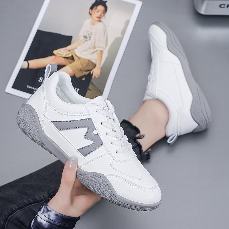 Leather surface 22 autumn and winter new comfortable lace-up sports thick baseplate shoes ins tide 35
Leather surface 22 autumn and winter new comfortable lace-up sports thick baseplate shoes ins tide 35