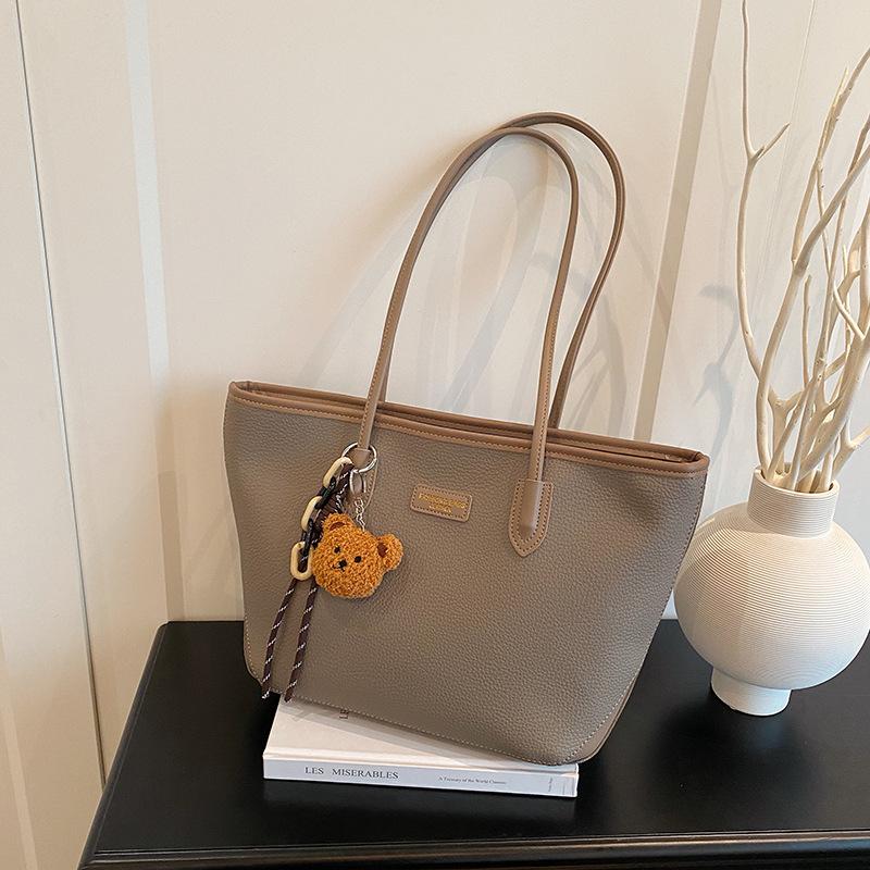 Сумка большой вместимости женская летняя универсальная новая простая наплечная сумка популярная сумка-тоут для通勤 серый
Сумка большой вместимости женская летняя универсальная новая простая наплечная сумка популярная сумка-тоут для通勤 серый