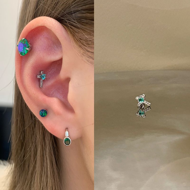 Магазин Ringring Зеленые титановые серьги-пусеты из медицинской титановой сплава Уникальные серьги-пирсинг для козелка Женские серьги Серьги-пусеты для козелка Green Field Cross 1
Магазин Ringring Зеленые титановые серьги-пусеты из медицинской титановой сплава Уникальные серьги-пирсинг для козелка Женские серьги Серьги-пусеты для козелка Green Field Cross 1