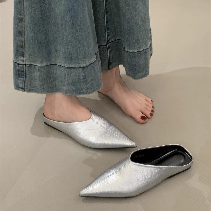 Pointed retro bag head slippers women wear spring and summer silver lazy shoes low heel soft leather half drag thin 35
Pointed retro bag head slippers women wear spring and summer silver lazy shoes low heel soft leather half drag thin 35