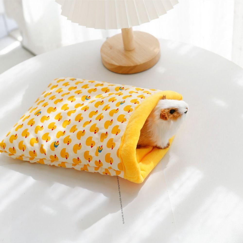Soft Warm Hamster Sleeping Bag Windproof Guinea Pig Warm Nest Portable Plush Hamster Cage Autumn
Soft Warm Hamster Sleeping Bag Windproof Guinea Pig Warm Nest Portable Plush Hamster Cage Autumn