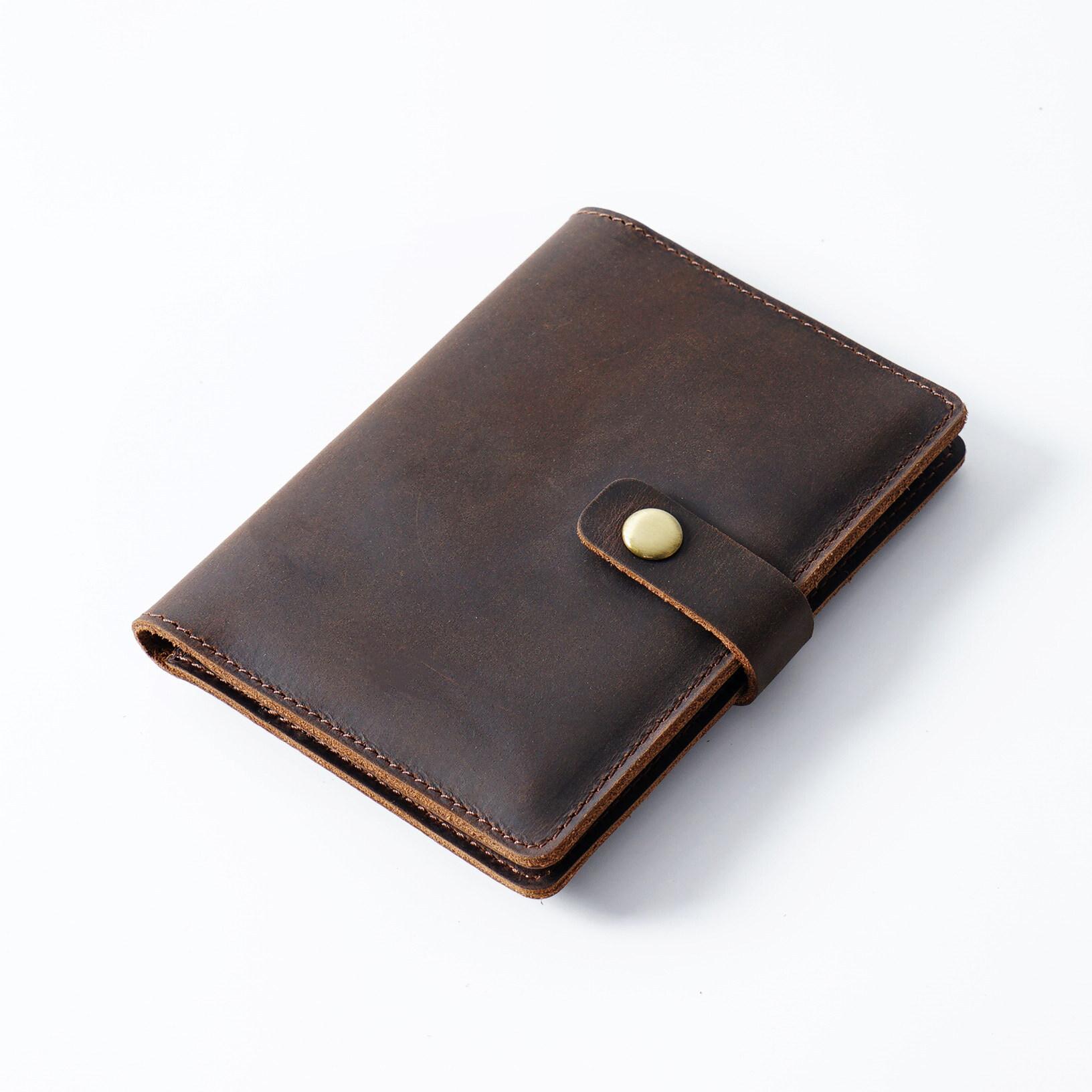 Прочный ретро обложка для паспорта и посадочного талона из кожи Crazy Horse ручной работы, простой держатель для карт, органайзер для посадочного талона, кошелек для путешествий за границу
Прочный ретро обложка для паспорта и посадочного талона из кожи Crazy Horse ручной работы, простой держатель для карт, органайзер для посадочного талона, кошелек для путешествий за границу