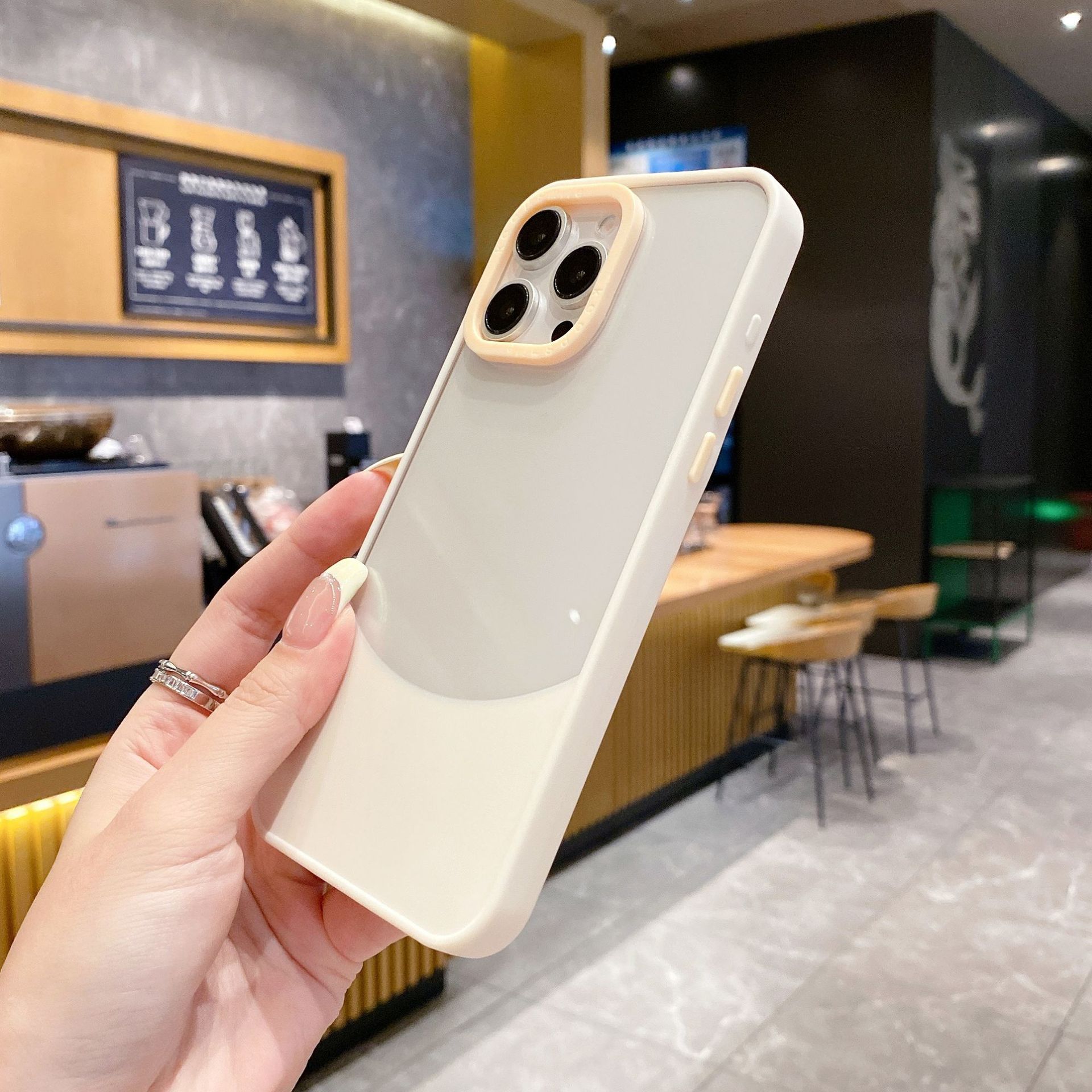 The Color-blocking Phone Case Is Suitable for The Simple Protective Case of IPhone15 14max and The Personalized Case of Apple 16pro iPhone16Promax
The Color-blocking Phone Case Is Suitable for The Simple Protective Case of IPhone15 14max and The Personalized Case of Apple 16pro iPhone16Promax