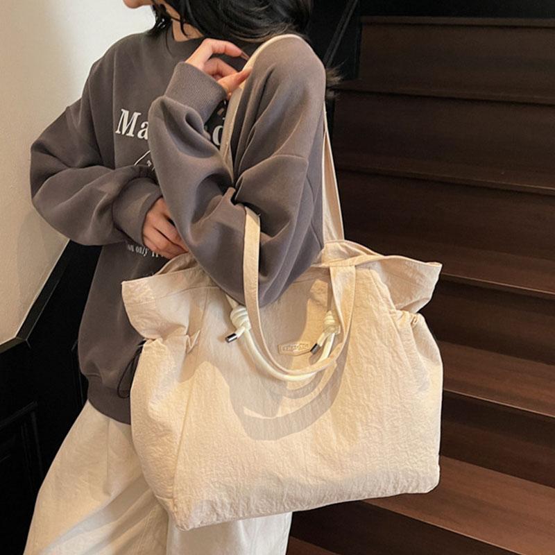 Casual Women s Bag Lightweight Nyl Large Capacity Tote Bag Women Shoulder Bags High Quality Fashi Design Female Handbag
Casual Women s Bag Lightweight Nyl Large Capacity Tote Bag Women Shoulder Bags High Quality Fashi Design Female Handbag