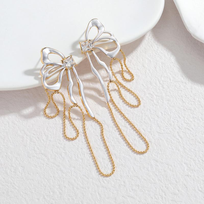18k Gold Bow Tassel Earrings for Women - High-End Titanium Steel Fashion Jewelry
18k Gold Bow Tassel Earrings for Women - High-End Titanium Steel Fashion Jewelry