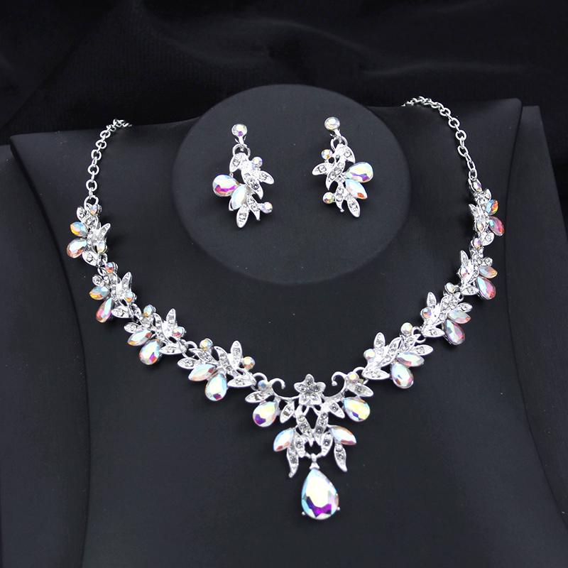 Exquisite 2 Pcs Set Flower Pink AB Crystal Bridal Wedding Jewelry Sets for Women Dangle Earrings and Necklace Sets Blue Green
Exquisite 2 Pcs Set Flower Pink AB Crystal Bridal Wedding Jewelry Sets for Women Dangle Earrings and Necklace Sets Blue Green