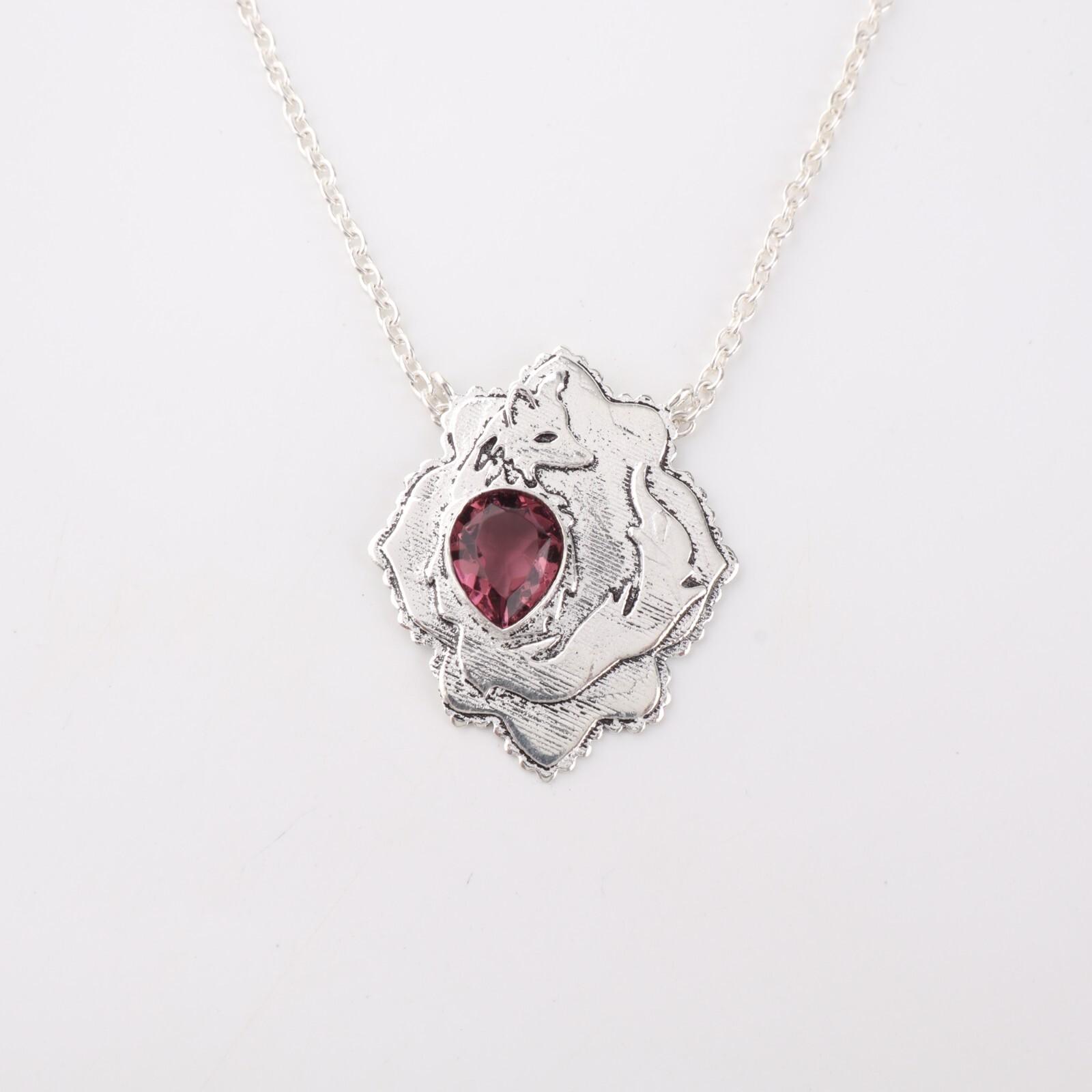 Rare Rhodolite Gemstone 925 Sterling Silver Gift Jewelry Pendant 1.29 For Her CP-32-6
Rare Rhodolite Gemstone 925 Sterling Silver Gift Jewelry Pendant 1.29 For Her CP-32-6