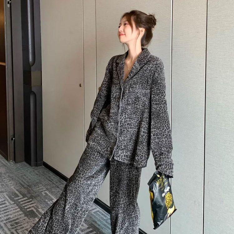 Корейский велюровый пижамный комплект с леопардовым принтом - Флис класса люкс, Осень/Зима 2025 XL
Корейский велюровый пижамный комплект с леопардовым принтом - Флис класса люкс, Осень/Зима 2025 XL