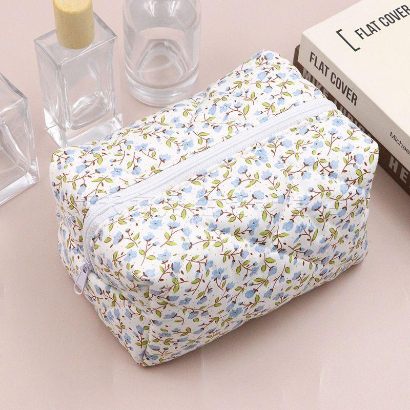 Flower Printed Cosmetic Pouch Large Travel Cosmetic Bag Makeup Accessory Storage Organizer Floral Puffy Quilted Makeup Bag
Flower Printed Cosmetic Pouch Large Travel Cosmetic Bag Makeup Accessory Storage Organizer Floral Puffy Quilted Makeup Bag