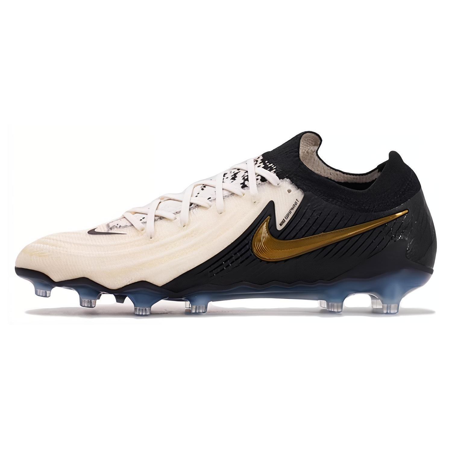 Мужские кроссовки Nike Phantom GX 2 Elite AG Pro Mad Ready Pack кремово-белый металлик с золотой монетой FJ2554-100 40
Мужские кроссовки Nike Phantom GX 2 Elite AG Pro Mad Ready Pack кремово-белый металлик с золотой монетой FJ2554-100 40