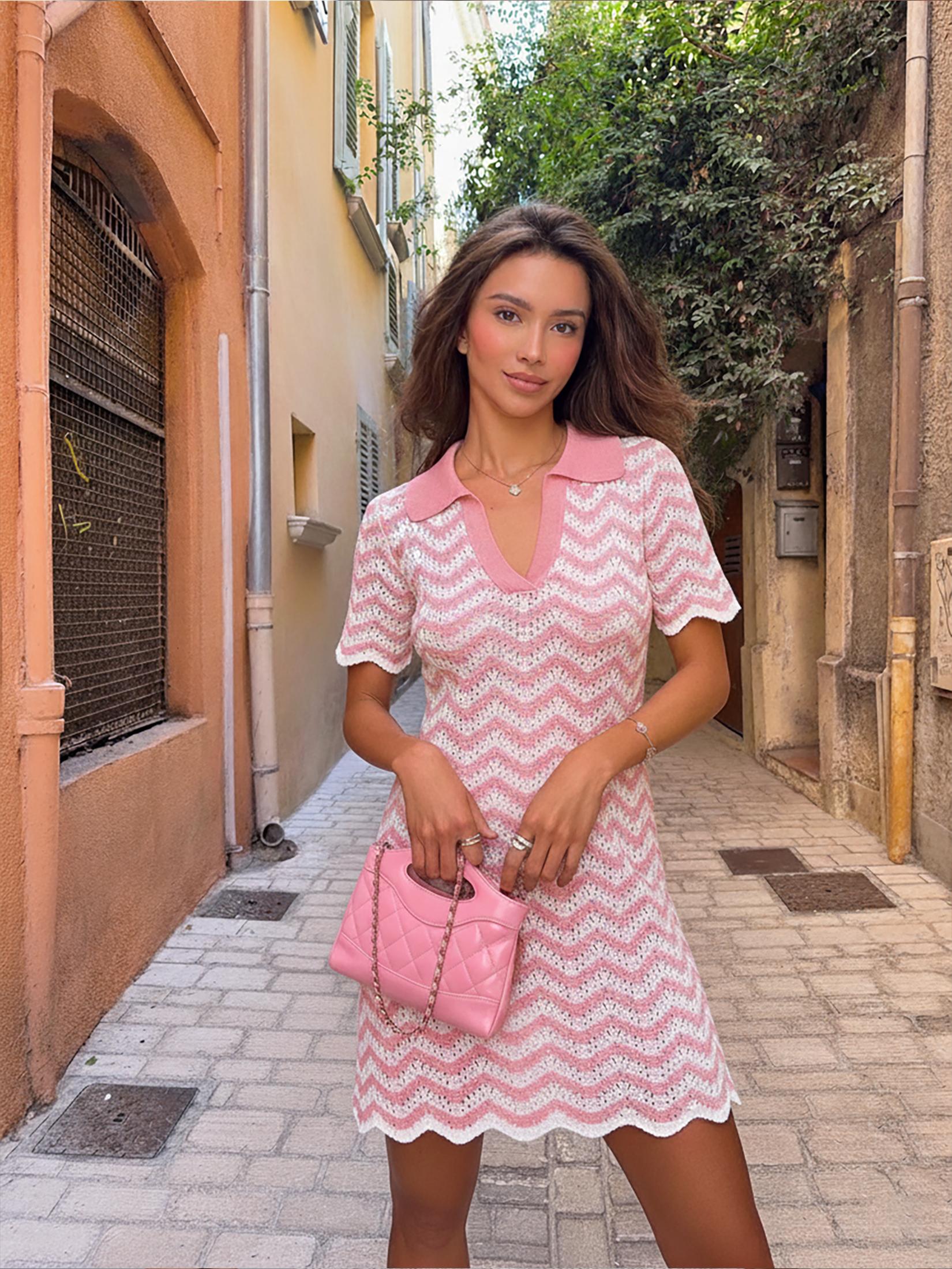 Сексуальное вязаное мини-платье с V-образным вырезом и короткими рукавами в полоску для пляжа, лето 2025, женская отпускная пляжная одежда, накидка для купальника K194 L разноцветный
Сексуальное вязаное мини-платье с V-образным вырезом и короткими рукавами в полоску для пляжа, лето 2025, женская отпускная пляжная одежда, накидка для купальника K194 L разноцветный