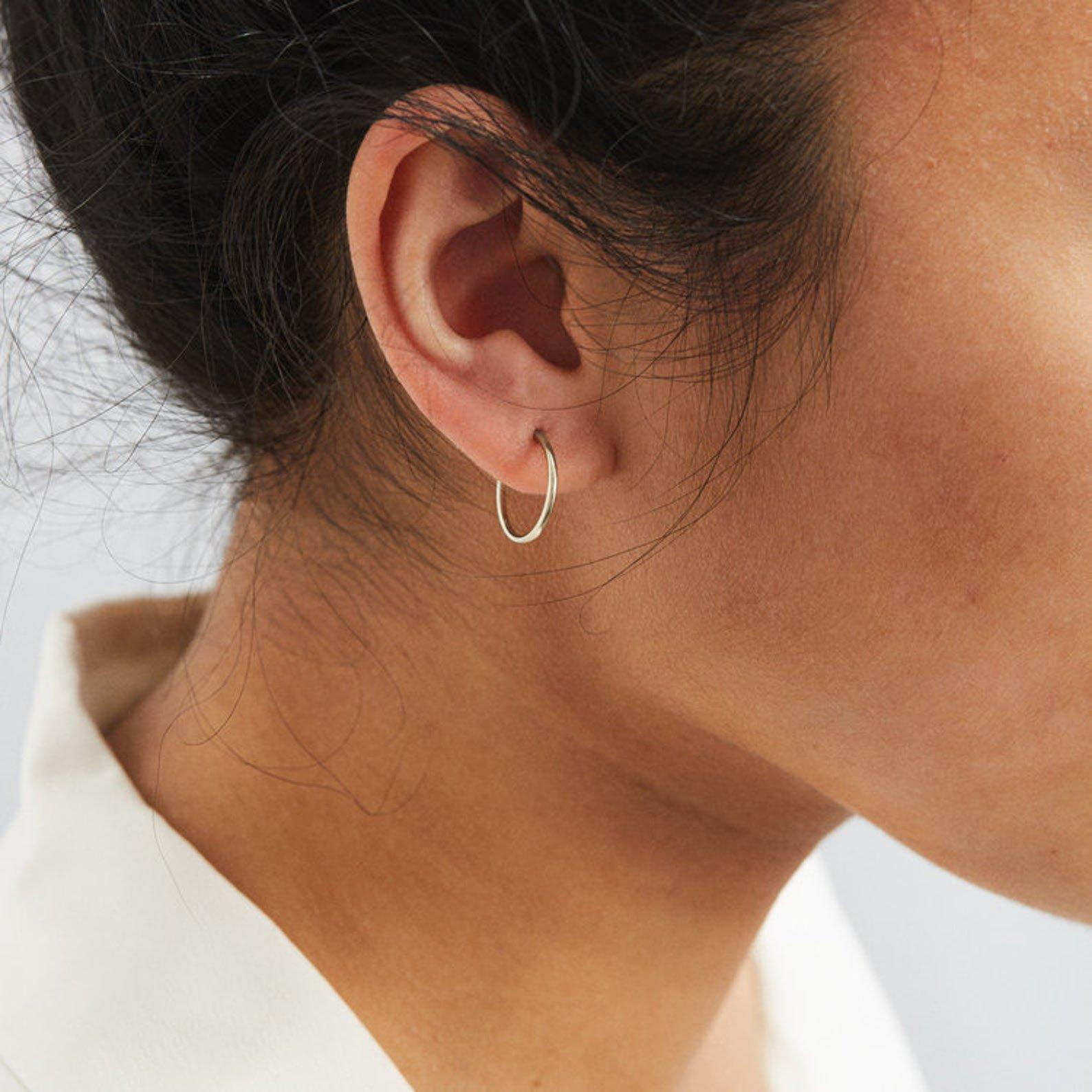 Сережки-пусети Oniks 1.7 cm срібний
Сережки-пусети Oniks 1.7 cm срібний