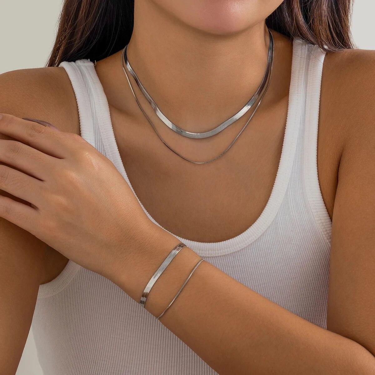 2Pcs Goth Multilayer Flat Snake Chain Necklace Bracelet for Women Simple Vintage Clavicle Choker Aesthetic Wed Y2K Jewelry Set
2Pcs Goth Multilayer Flat Snake Chain Necklace Bracelet for Women Simple Vintage Clavicle Choker Aesthetic Wed Y2K Jewelry Set