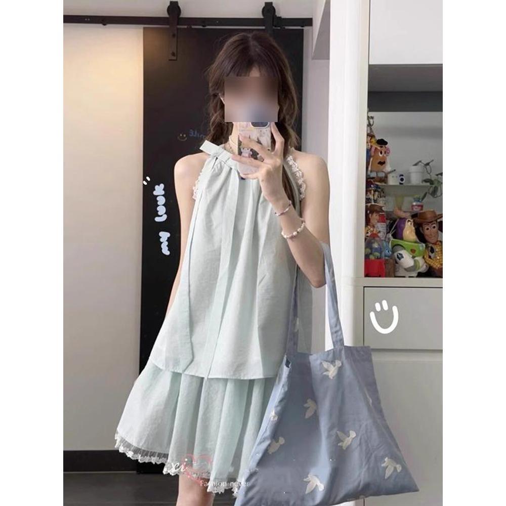 Retro Blue Lace Trim Halter Top & High Waist Midi Skirt Set for Women XL (for 55-60 kg)
Retro Blue Lace Trim Halter Top & High Waist Midi Skirt Set for Women XL (for 55-60 kg)