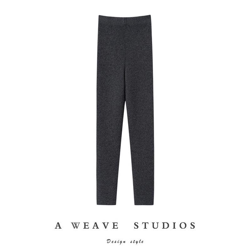 High-Waisted Thickened Cashmere Base Layer Pants - Warm Knitted Wool Long Pants for Autumn and Winter. Large
High-Waisted Thickened Cashmere Base Layer Pants - Warm Knitted Wool Long Pants for Autumn and Winter. Large