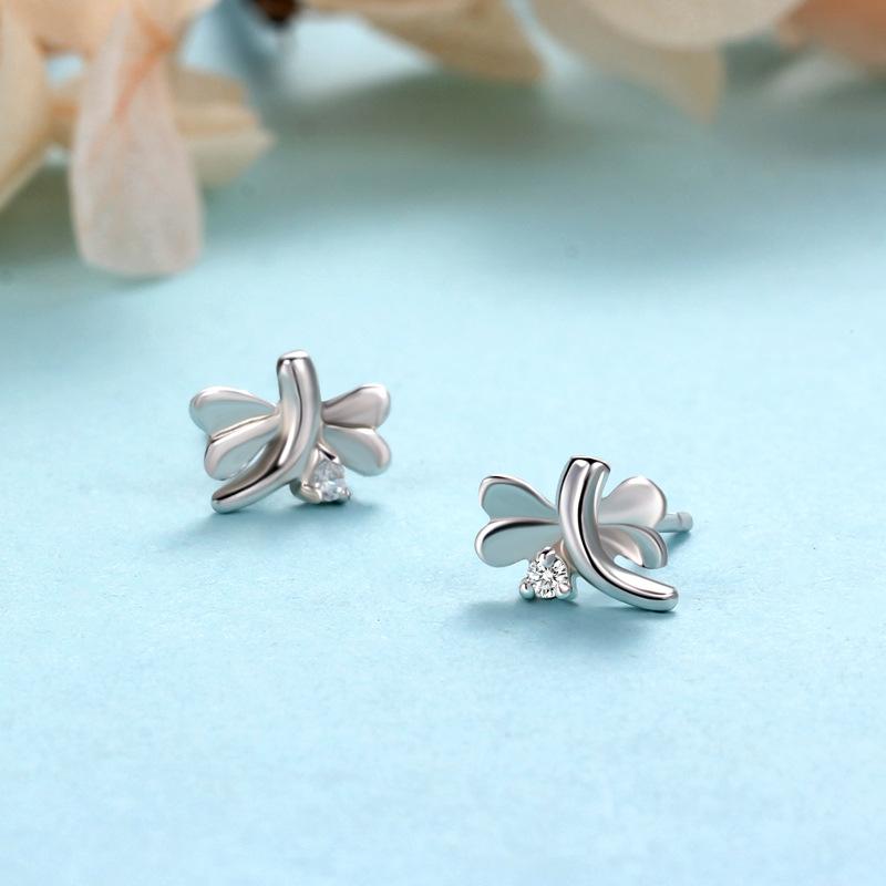 Серьги-гвоздики в виде стрекозы, корейская версия, с бриллиантами, нишевый дизайн, модная игла из циркония и серебра, женское украшение в виде иглы
Серьги-гвоздики в виде стрекозы, корейская версия, с бриллиантами, нишевый дизайн, модная игла из циркония и серебра, женское украшение в виде иглы