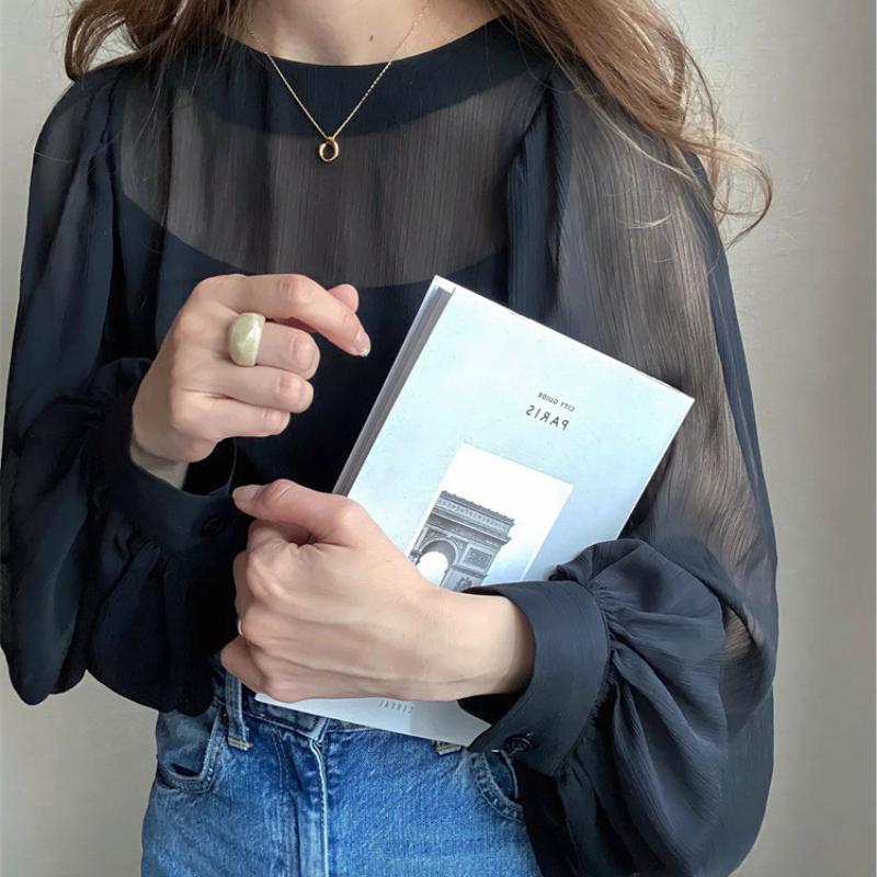 Summer new style women s thin short blouse, round neck air-conditioning shirt M чёрный
Summer new style women s thin short blouse, round neck air-conditioning shirt M чёрный