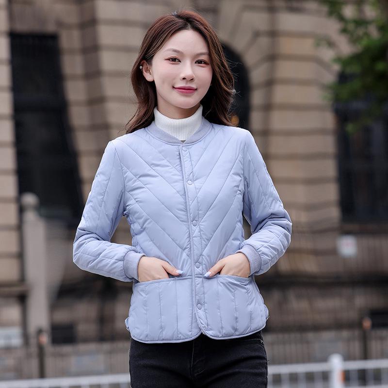 Женская зимняя куртка 2023 года с флисовой подкладкой, толстая, на пуху и хлопке - короткий стиль L (100-115 jin)
Женская зимняя куртка 2023 года с флисовой подкладкой, толстая, на пуху и хлопке - короткий стиль L (100-115 jin)