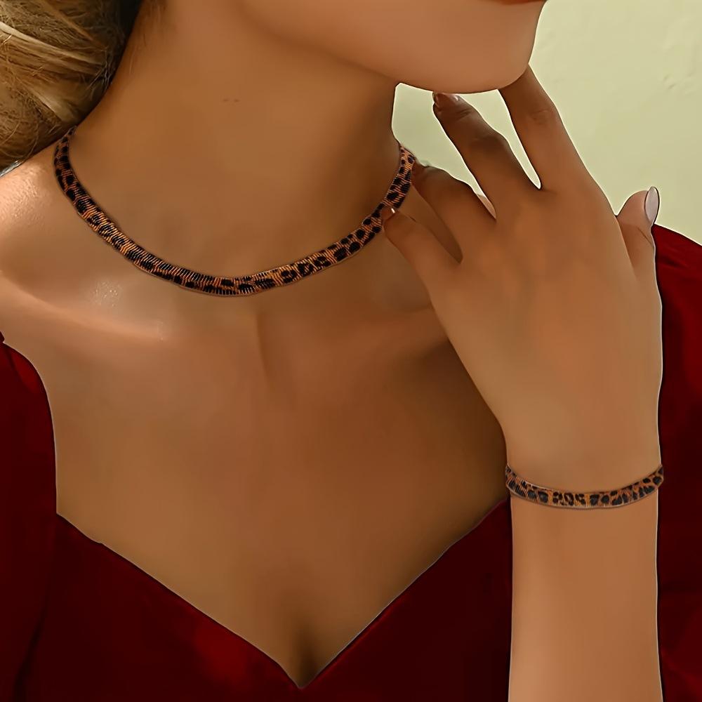 Золотая цепь-змейка, простая цепь, цепь «змеиная кость», плоская цепь-змейка, персонализированное универсальное колье, браслет, набор ювелирных изделий
Золотая цепь-змейка, простая цепь, цепь «змеиная кость», плоская цепь-змейка, персонализированное универсальное колье, браслет, набор ювелирных изделий