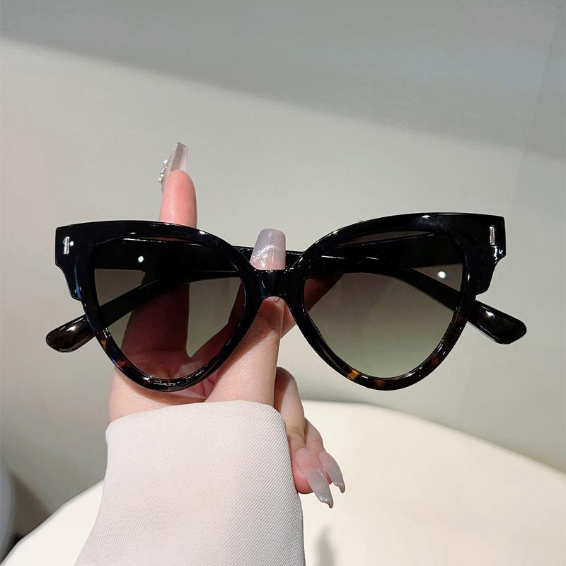 Cat Eye Sunglasses Women 2025 New in Vintage Fashion Casual Decor Shades Trendy Brand Design Candy Color Rim Sun Glasses
Cat Eye Sunglasses Women 2025 New in Vintage Fashion Casual Decor Shades Trendy Brand Design Candy Color Rim Sun Glasses