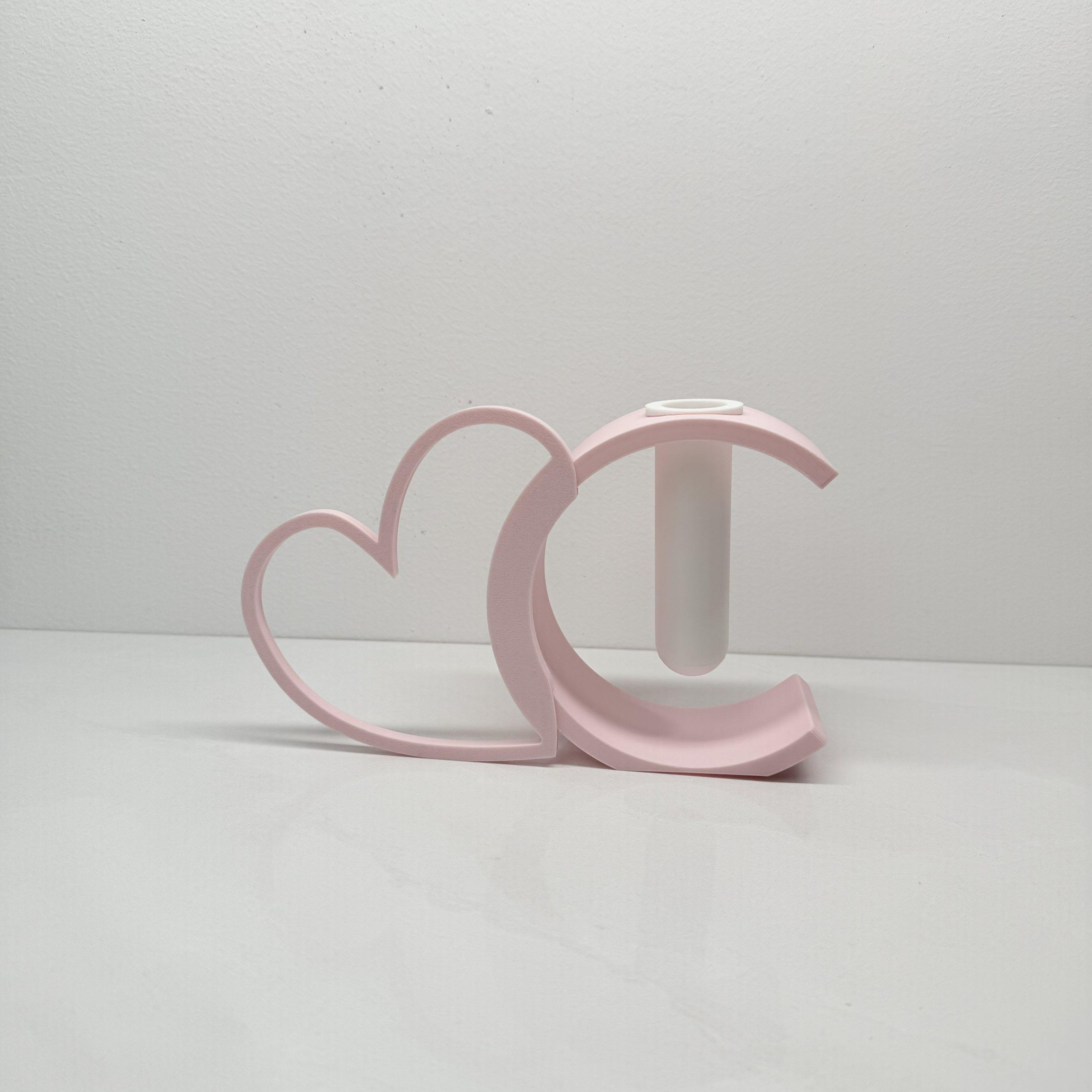 1PC Love Hollow Vase - Romantic Decorative Flower Vase Unique Hollow Heart-shaped Vase Shape, Creative and Appearance
1PC Love Hollow Vase - Romantic Decorative Flower Vase Unique Hollow Heart-shaped Vase Shape, Creative and Appearance