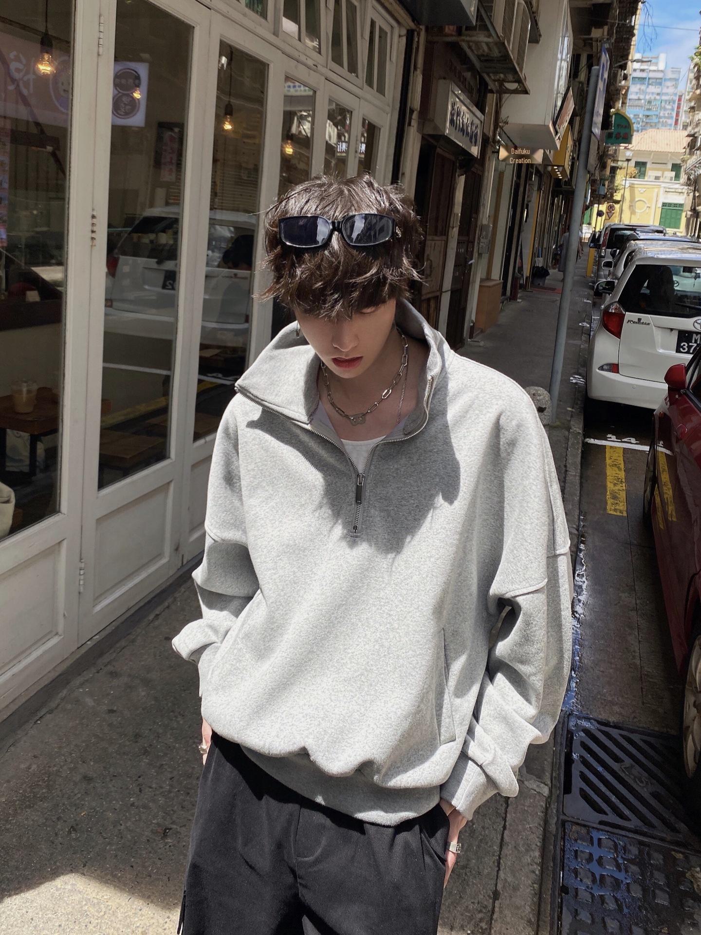 Мужская осенняя уличная толстовка-поло с высоким воротником и полумолнией XL серый
Мужская осенняя уличная толстовка-поло с высоким воротником и полумолнией XL серый