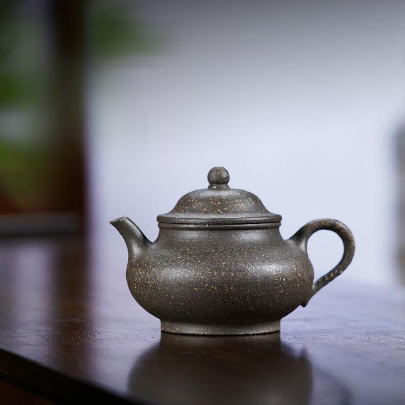 160ml Yixing Purple Clay Teapots Handmade Pan Pot Raw Ore Coarse Sand Steel Grey Section Mud Kettle With Filter Zisha Tea Set
160ml Yixing Purple Clay Teapots Handmade Pan Pot Raw Ore Coarse Sand Steel Grey Section Mud Kettle With Filter Zisha Tea Set