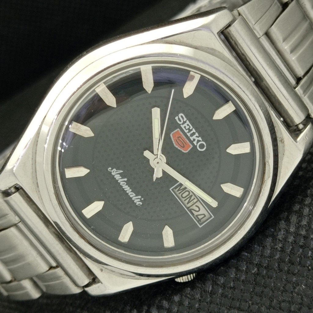 Б/У винтажные часы SEIKO 5 AUTO 7009A JAPAN MENS D/D BLACK WATCH 588a-a310178-9 SKU588a-a310178
Б/У винтажные часы SEIKO 5 AUTO 7009A JAPAN MENS D/D BLACK WATCH 588a-a310178-9 SKU588a-a310178