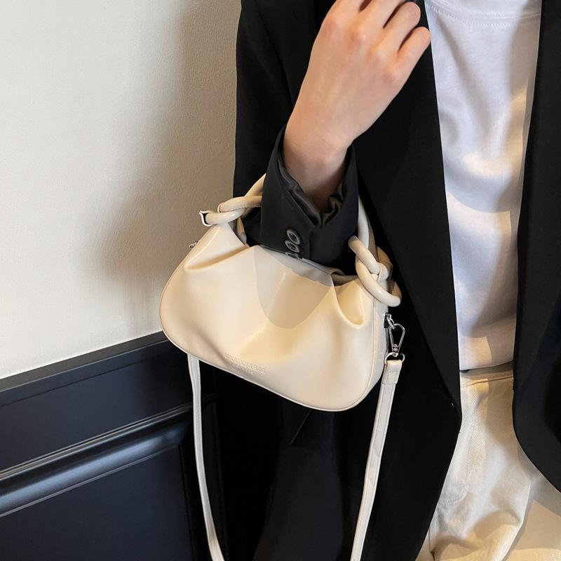 Spring fashion handbag small bag women s new pleated small square bag simple versatile messenger bag срібний
Spring fashion handbag small bag women s new pleated small square bag simple versatile messenger bag срібний
