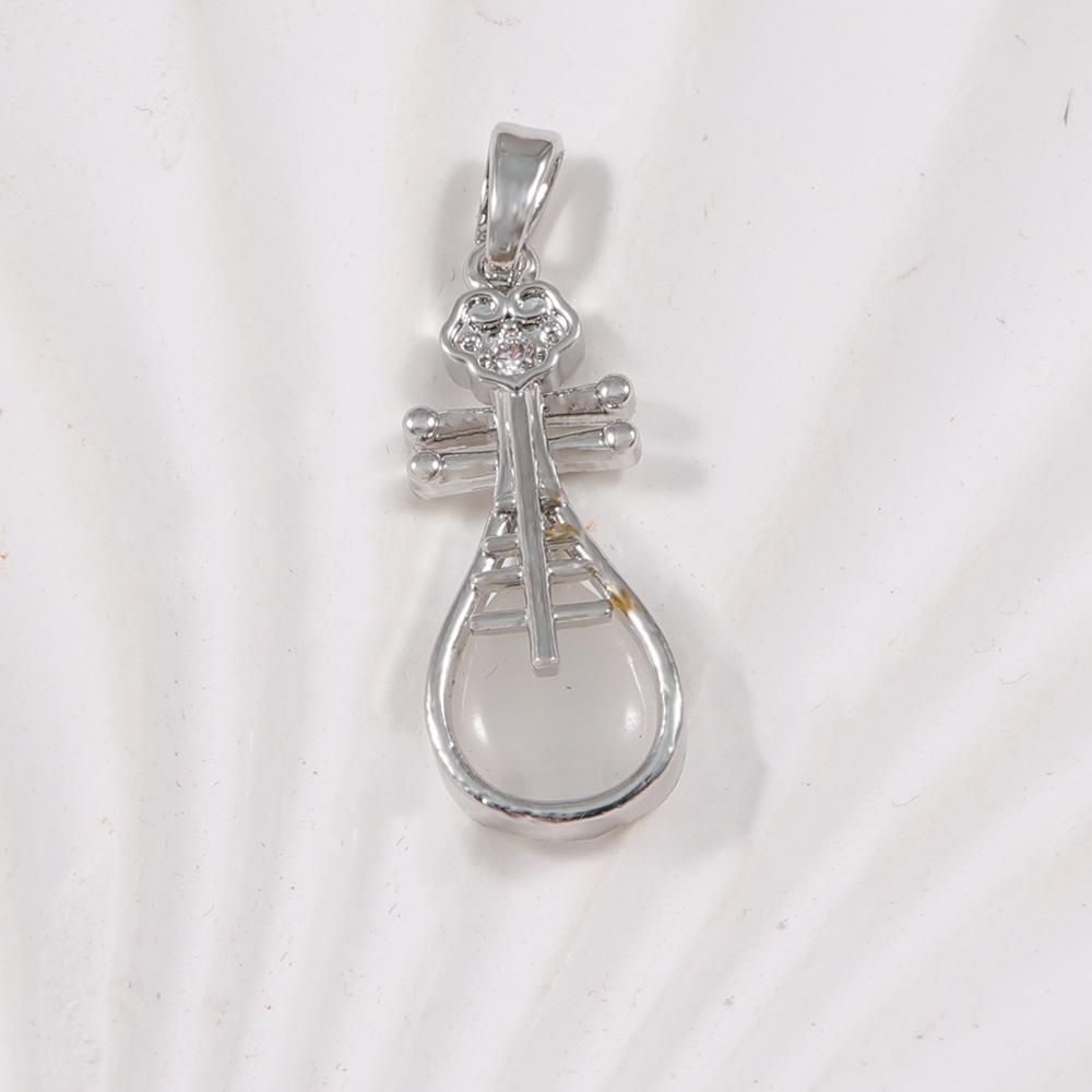 National Style Two-Color Chalcedony Pipa Pendant with Diamond Inlay Clavicle Chain
National Style Two-Color Chalcedony Pipa Pendant with Diamond Inlay Clavicle Chain