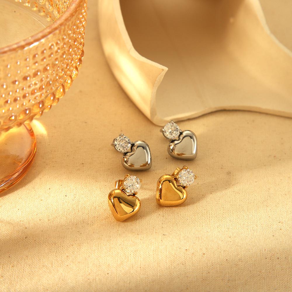 2024 Summer 18K Gold Heart-Shaped Zircon Stud Earrings for Women, Waterproof & Versatile
2024 Summer 18K Gold Heart-Shaped Zircon Stud Earrings for Women, Waterproof & Versatile