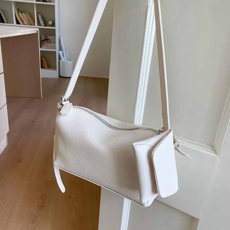 Popular bag women s new summer versatile simple shoulder messenger bag casual pillow bag білий
Popular bag women s new summer versatile simple shoulder messenger bag casual pillow bag білий