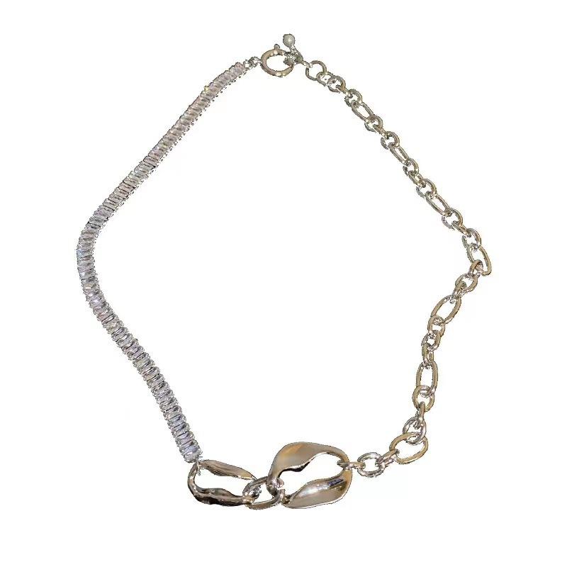 Sweet and cool Spice Girl necklace summer light luxury design sense year collarbone chain neck chain
Sweet and cool Spice Girl necklace summer light luxury design sense year collarbone chain neck chain