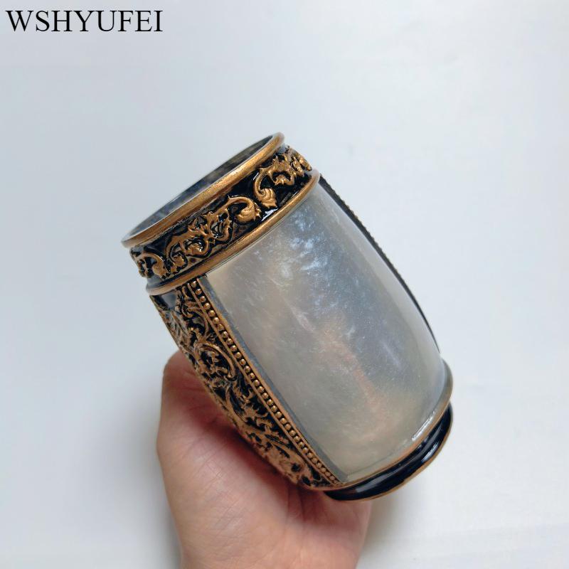 High Quality Resin Toothbrush Holder,Water Cup,Vase,Bathroom Accessories,Black and White Antique European Style 1pcs
High Quality Resin Toothbrush Holder,Water Cup,Vase,Bathroom Accessories,Black and White Antique European Style 1pcs