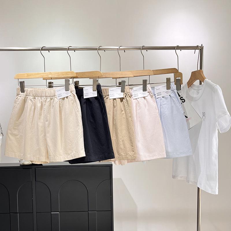 Women s Solid Color Elastic Waist Cotton Shorts for Casual or Outdoor Wear - Spring/Summer Collection Large
Women s Solid Color Elastic Waist Cotton Shorts for Casual or Outdoor Wear - Spring/Summer Collection Large