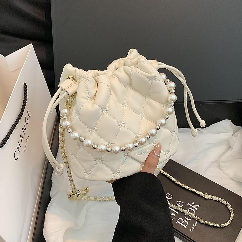 Сумка-цепочка корейская высококачественная универсальная сумка-ведро для воды, летняя новая маленькая сумка через плечо для женщин
Сумка-цепочка корейская высококачественная универсальная сумка-ведро для воды, летняя новая маленькая сумка через плечо для женщин