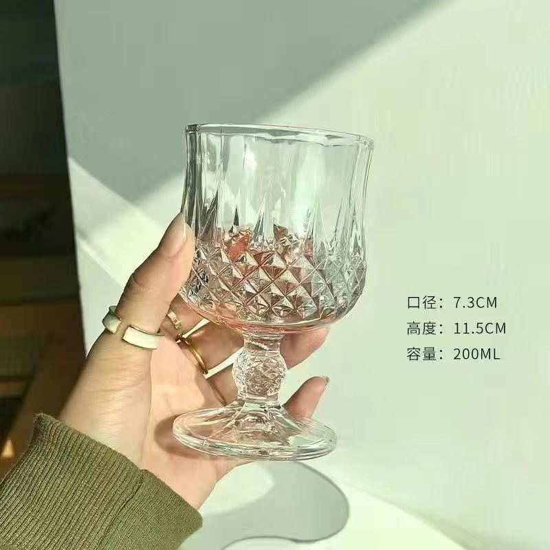 European Style Carved Shochu Glass Wine Glass With Feet For Liquor, One Mouthful Of High Foot Baijiu Tequila Goblet 1pcs
European Style Carved Shochu Glass Wine Glass With Feet For Liquor, One Mouthful Of High Foot Baijiu Tequila Goblet 1pcs