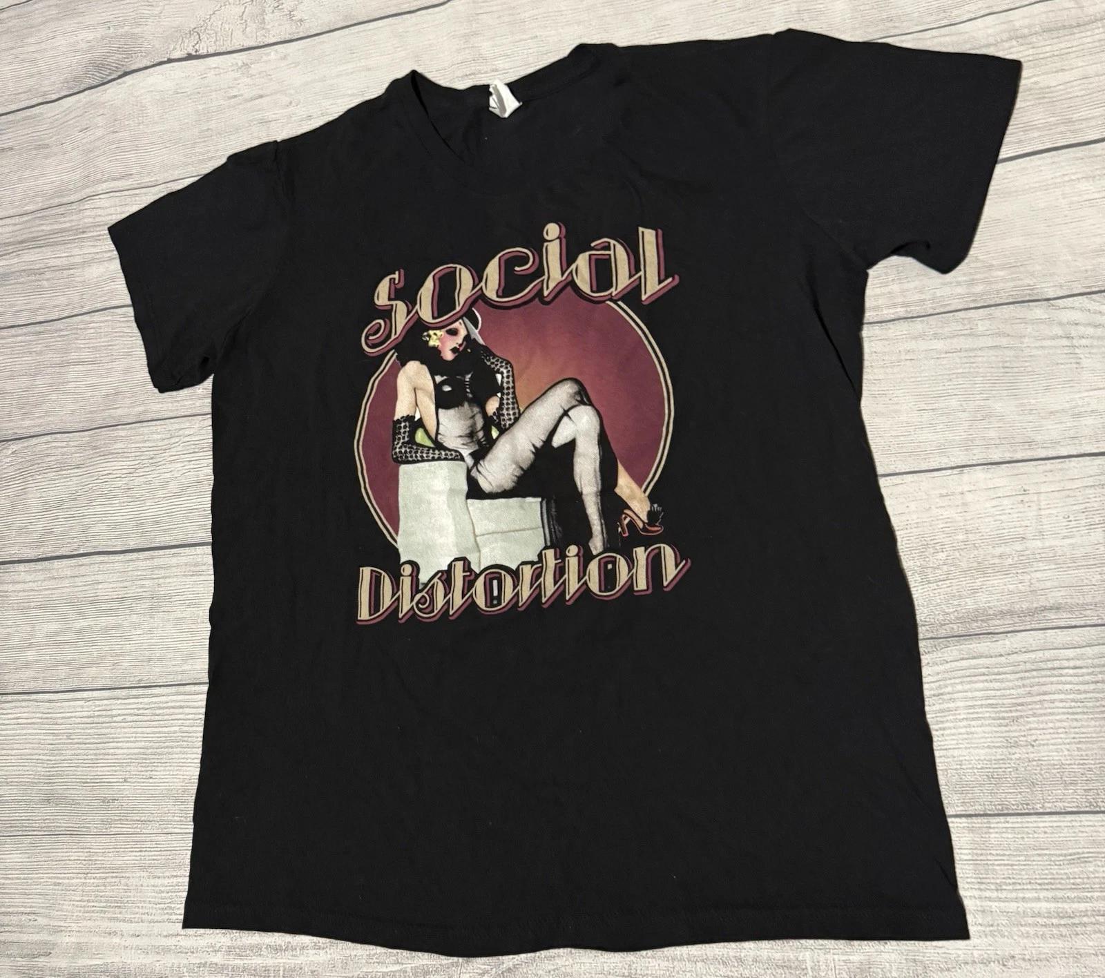 Vintage Social Distortion Pinup Girl Graphic T Shirt Size Large Bay Island Y2K M
Vintage Social Distortion Pinup Girl Graphic T Shirt Size Large Bay Island Y2K M