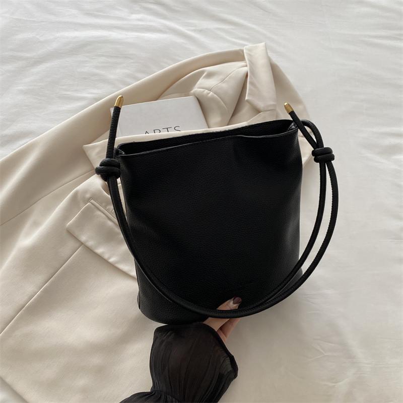 Trendy 2024 Retro French Shoulder Bag Stylish Unique Design Fashionable Bucket Bag In Black White Brown And Khaki
Trendy 2024 Retro French Shoulder Bag Stylish Unique Design Fashionable Bucket Bag In Black White Brown And Khaki