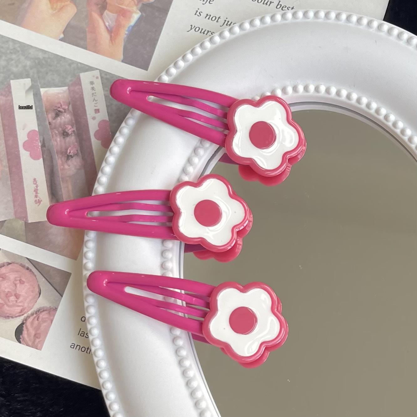 Simple Rose Red Flower Hairpin: Cute BB Clip for Fair-Skinned, Girlish Bangs - Women’s Side Clip Hair Accessory
Simple Rose Red Flower Hairpin: Cute BB Clip for Fair-Skinned, Girlish Bangs - Women’s Side Clip Hair Accessory