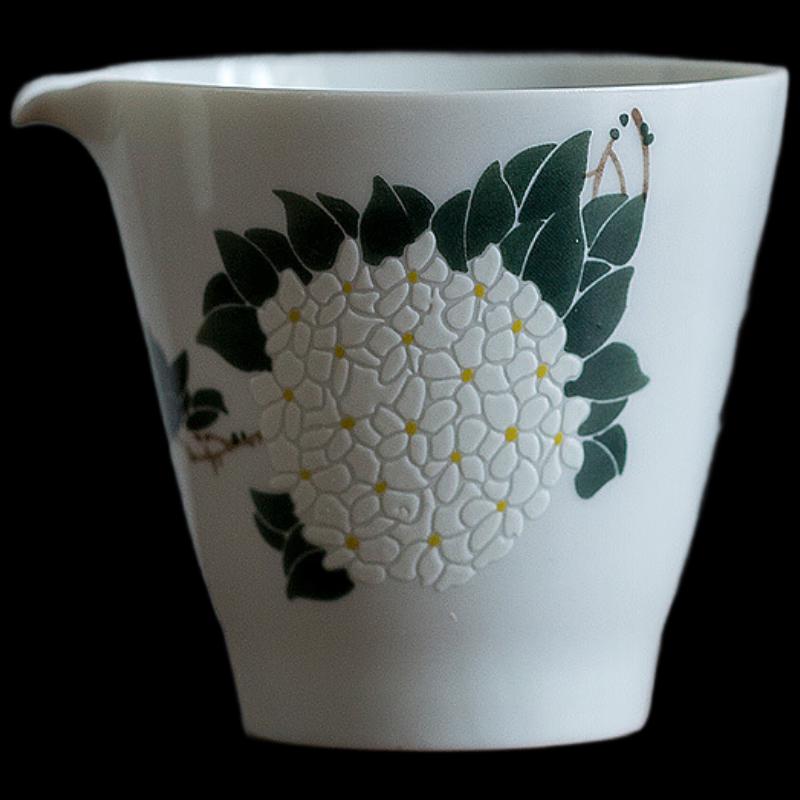 Celadon Grey Glaze Ceramic Gongdao Cup
Celadon Grey Glaze Ceramic Gongdao Cup