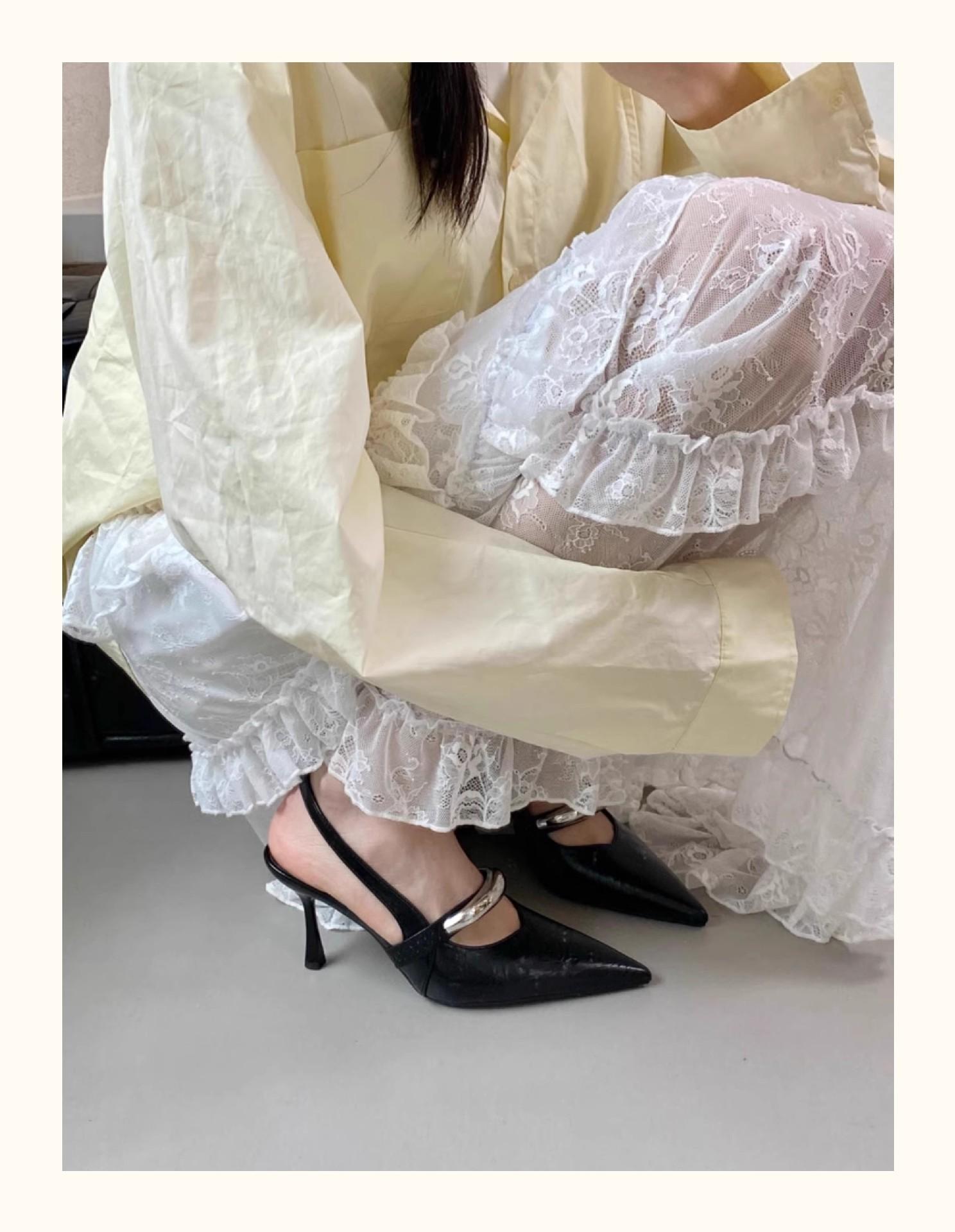 Туфли на шпильках с острым носком и сумкой на голове женские босоножки весна-лето 2025 новые металлические резинки сзади пустые красивые одинарные туфли женские 39 чёрный
Туфли на шпильках с острым носком и сумкой на голове женские босоножки весна-лето 2025 новые металлические резинки сзади пустые красивые одинарные туфли женские 39 чёрный