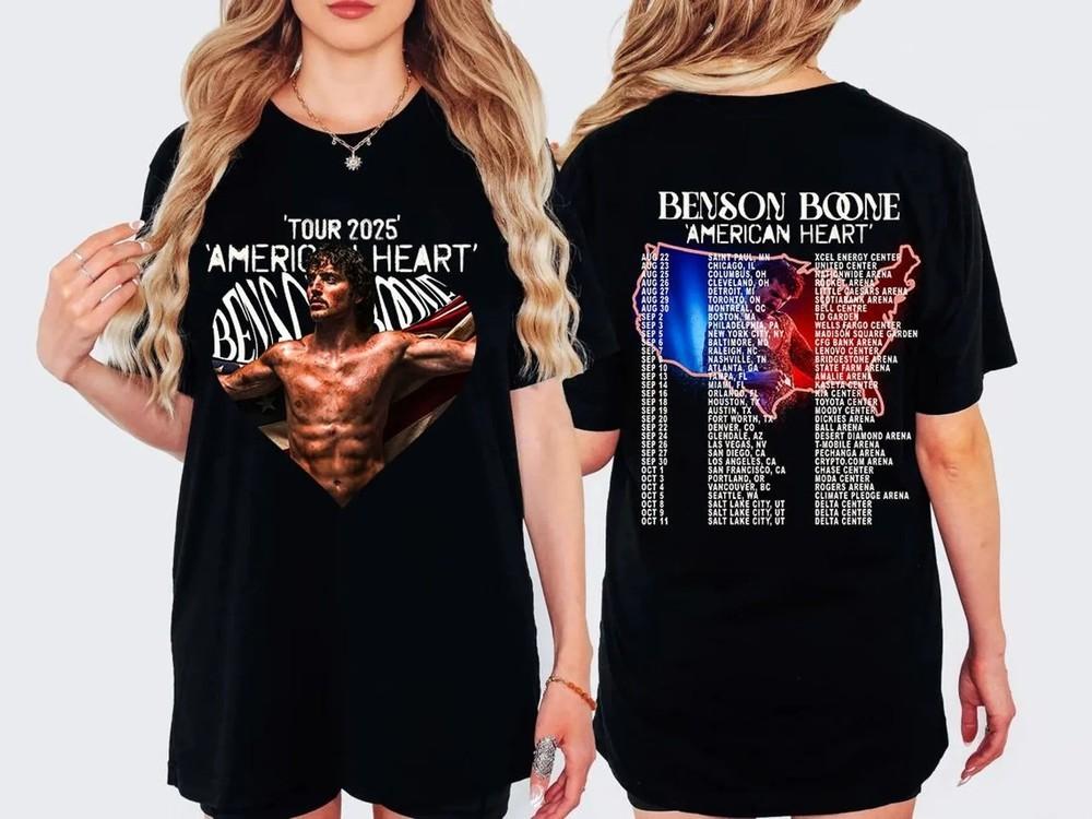 Benson Boone American Heart Tour Tee 2025 Concert Souvenir T-Shirt Unisex T-Shirt M
Benson Boone American Heart Tour Tee 2025 Concert Souvenir T-Shirt Unisex T-Shirt M