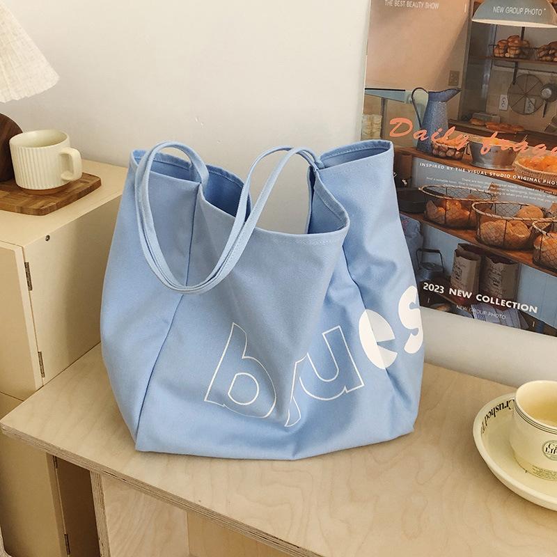 Large capacity fashion canvas bag summer new women s daily commuter tote bag letter shoulder bag tide небо синє кольору
Large capacity fashion canvas bag summer new women s daily commuter tote bag letter shoulder bag tide небо синє кольору