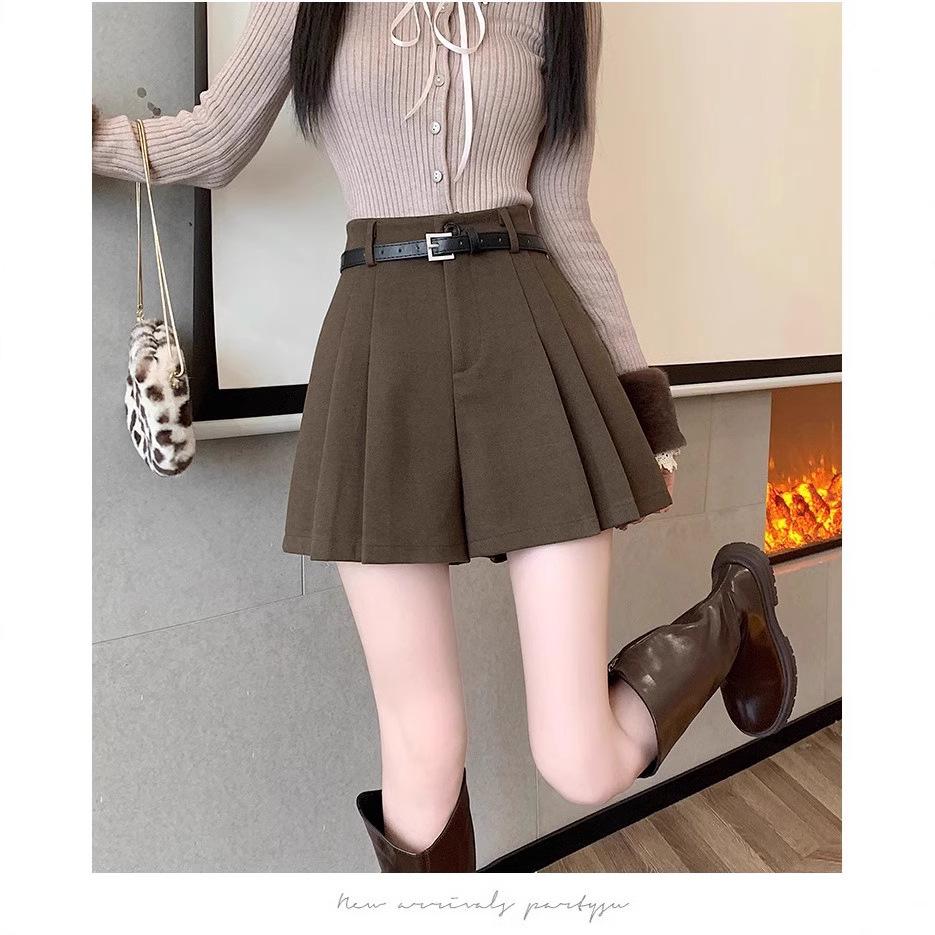 2024 High-Waist Coffee Wool Blend A-Line Culottes: Pleated Short Skirt Pants for Women - Perfect for Spring, Autumn, and Winter. M
2024 High-Waist Coffee Wool Blend A-Line Culottes: Pleated Short Skirt Pants for Women - Perfect for Spring, Autumn, and Winter. M