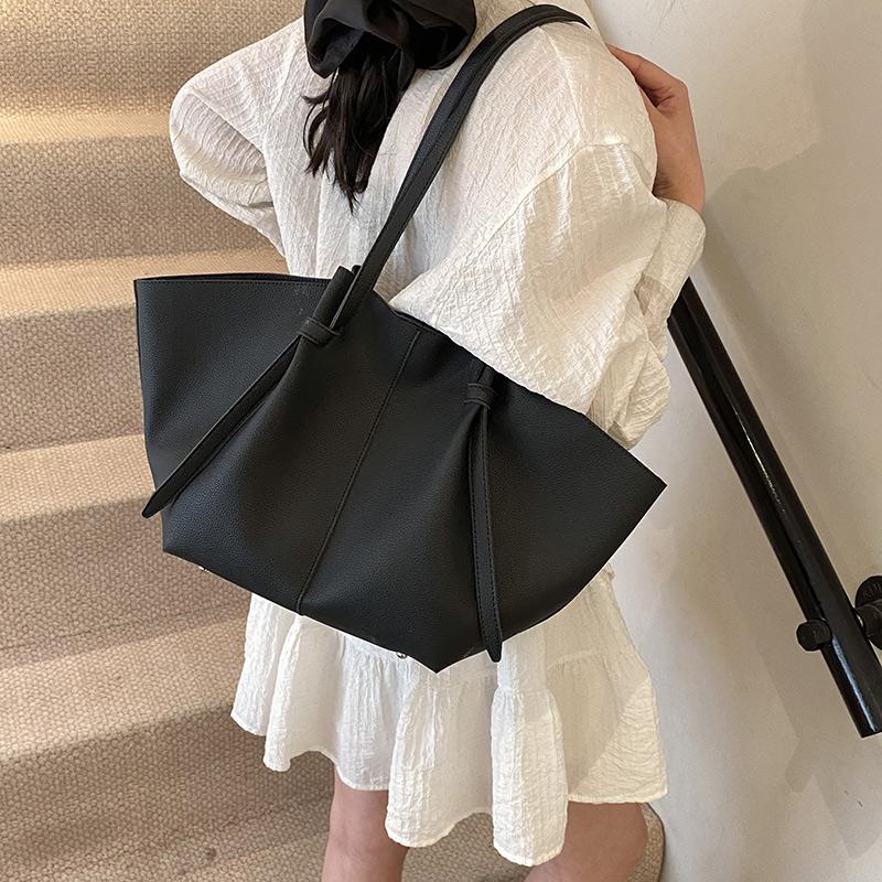 Summer New Large Capacity Tote Bag Trendy Fashi Lychee Pattern Solid Color Simple Texture One Shoulder Underarm Bag Handbag чорний
Summer New Large Capacity Tote Bag Trendy Fashi Lychee Pattern Solid Color Simple Texture One Shoulder Underarm Bag Handbag чорний